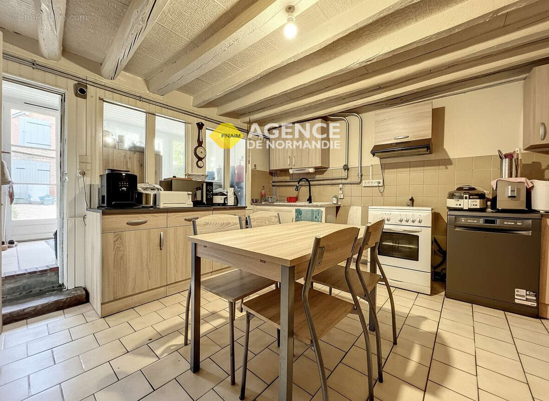 Maison à MONTREUIL-L'ARGILLE