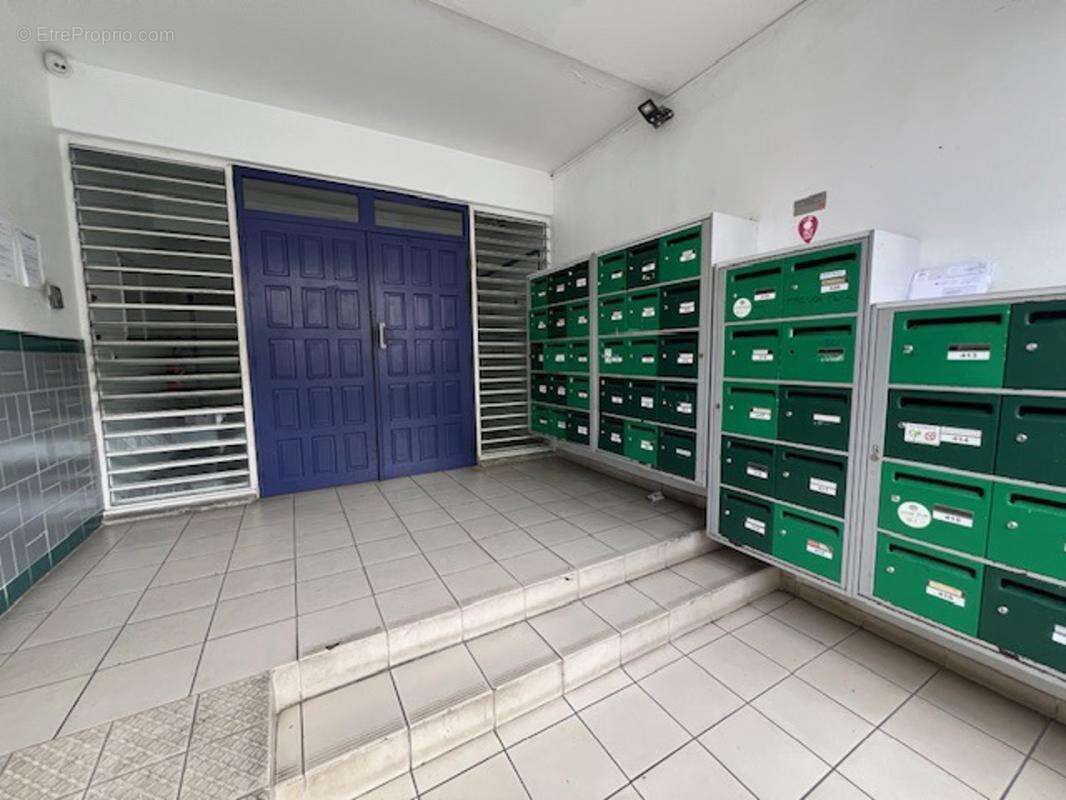 A VENDRE : Studio Fort-de-France (97200) - photo 3