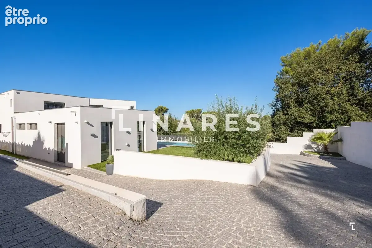 PERSPECTIVE CALIFORNIA  - Villa T5 de 394 m2 - Garage de 59 m2 - Terrain - Jardin - Piscine - Garage - 13400 Aubagne - photo 22