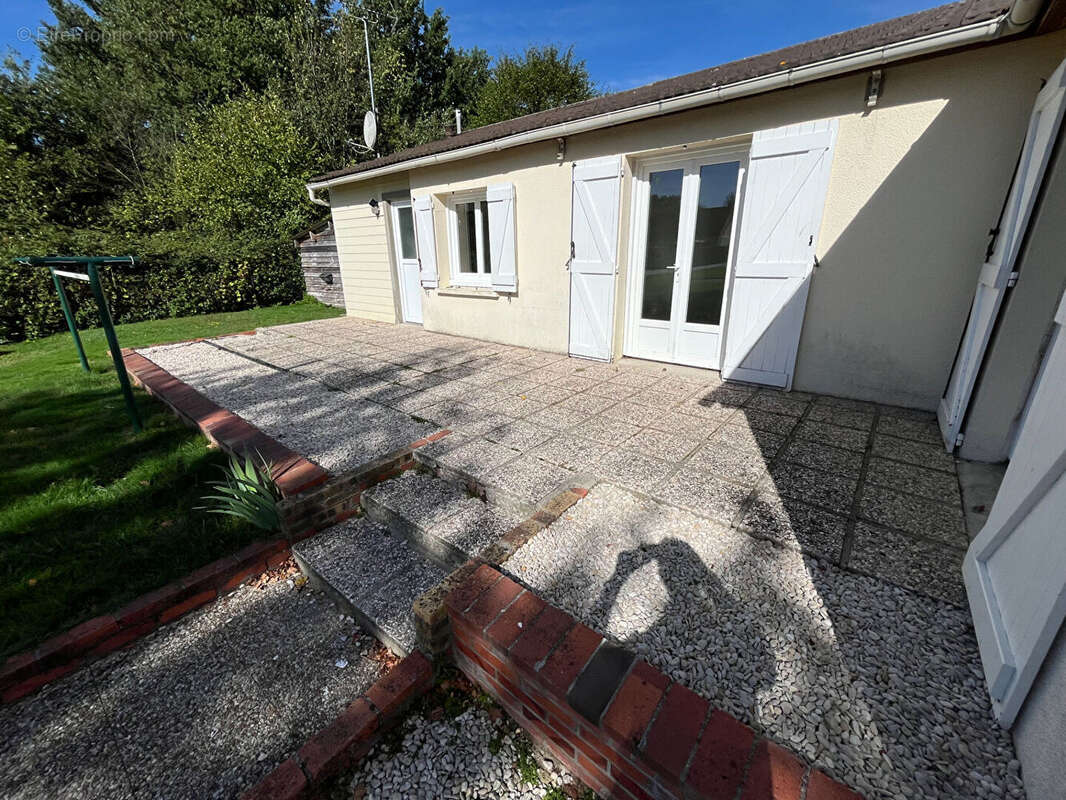 Maison à CHEVILLON-SUR-HUILLARD