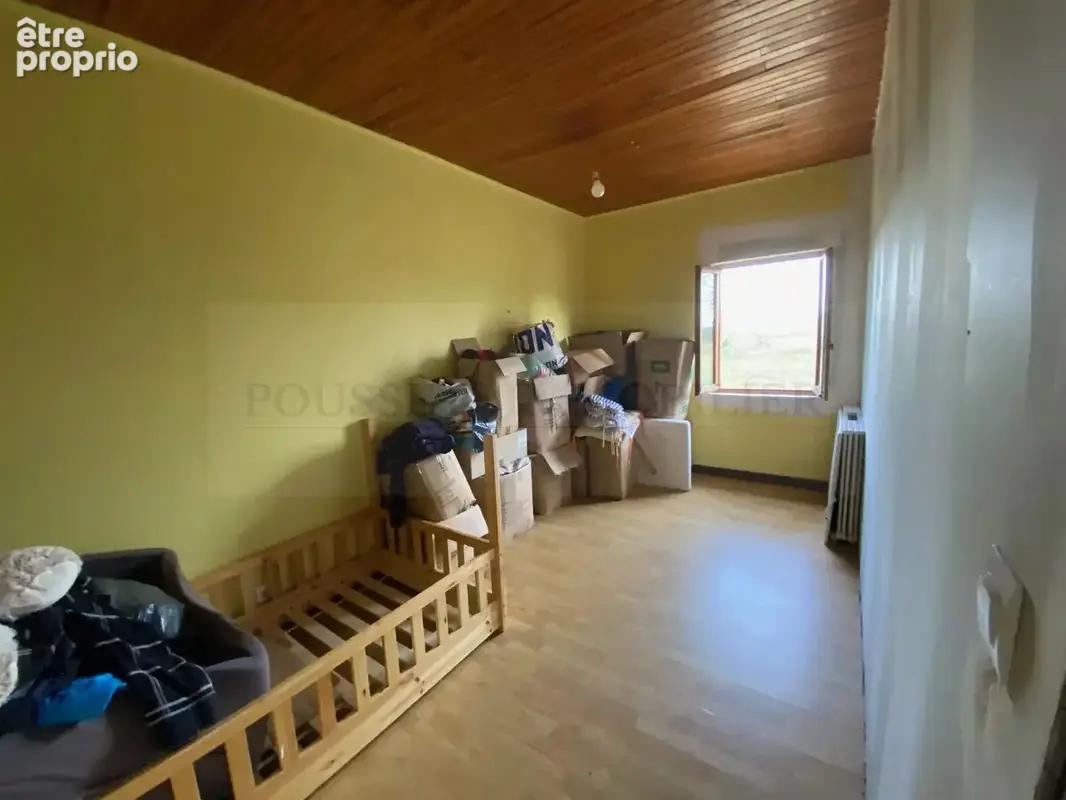 Propriété comprenant deux maisons d’habitation et une grange sur un terrain de de 6 ha environ. Situation dominante avec vue. - photo 11