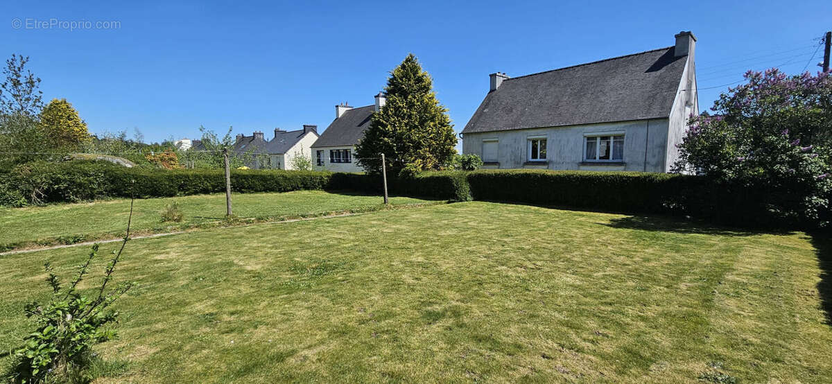 Maison à HUELGOAT