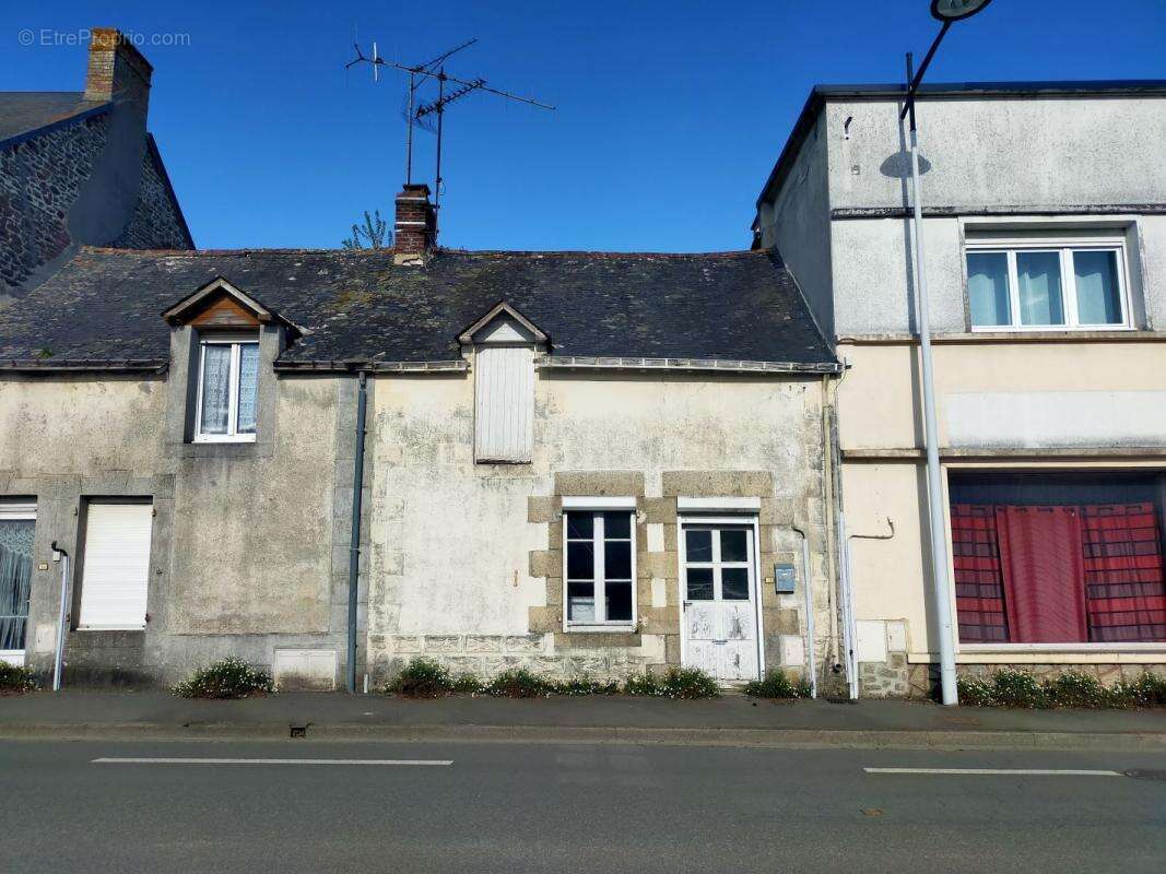 Maison à VILLAINES-LA-JUHEL