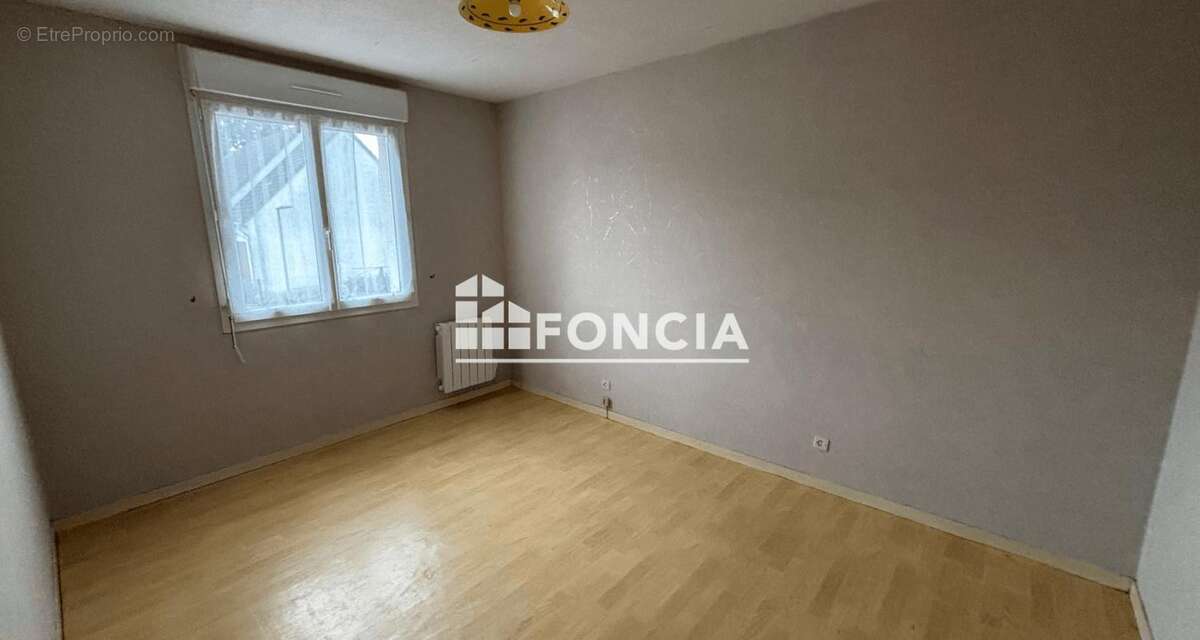 Maison à COURGENARD