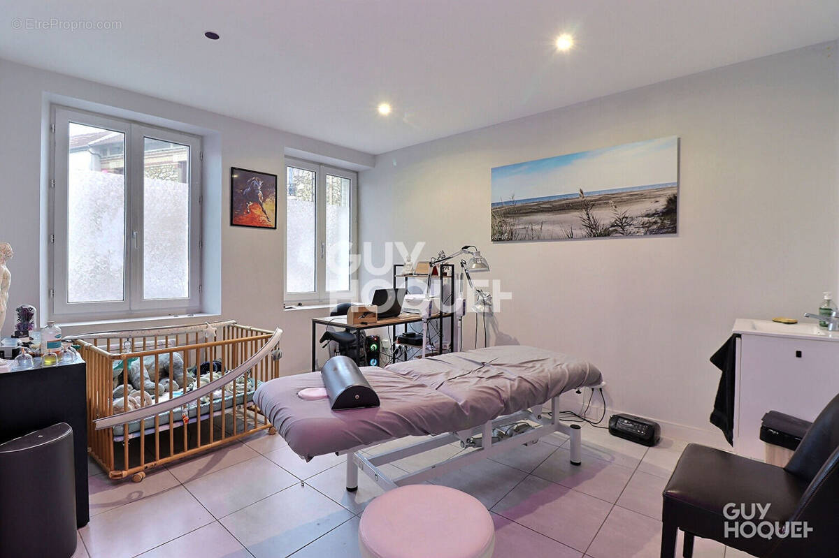 Commerce à SAINT-MICHEL-SUR-ORGE