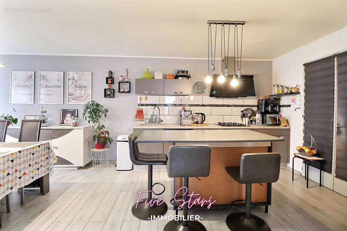 Maison à MAIRY-MAINVILLE