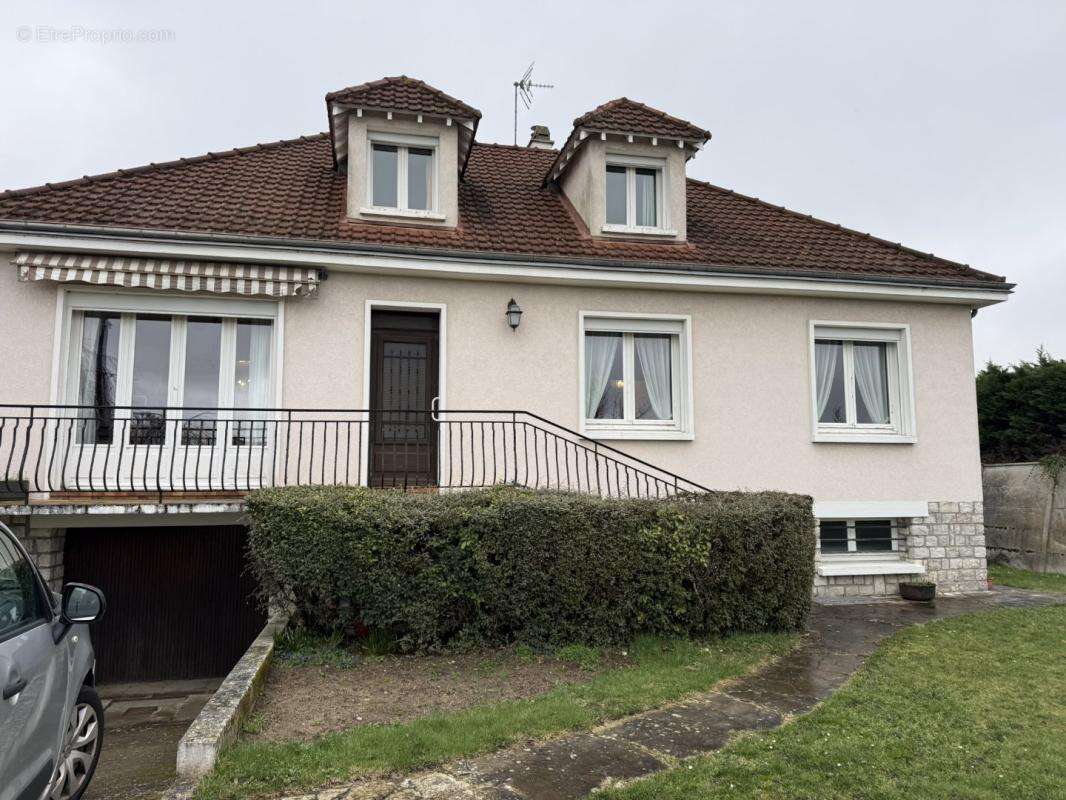 Maison 135 m² à Saint-Jean-Le-Blanc  - photo 2