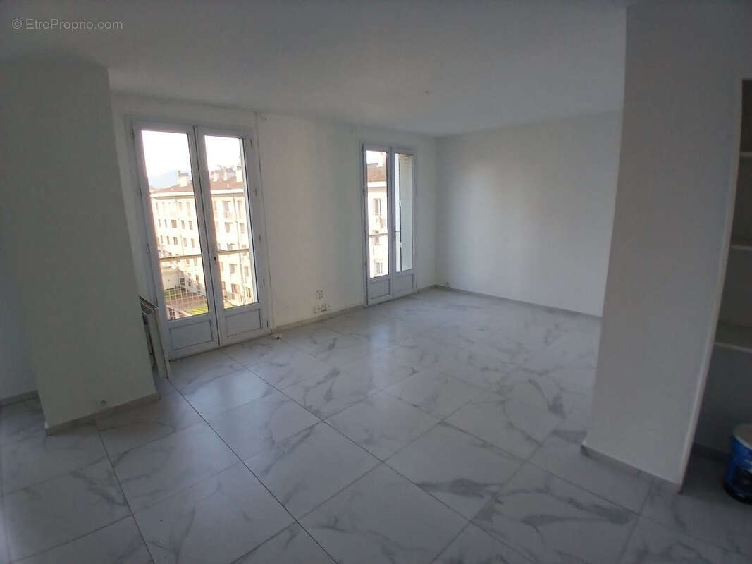 Appartement à MARSEILLE-9E