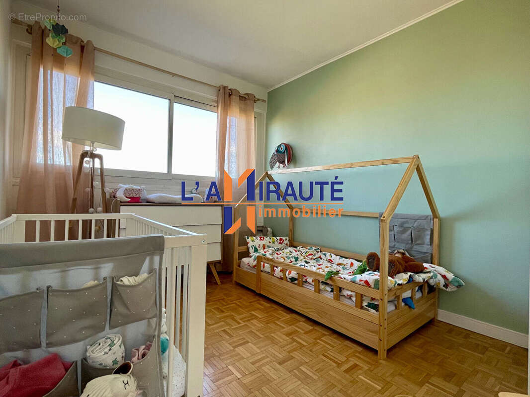 Appartement à HOUILLES