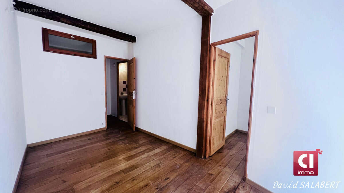 Appartement à LA ROQUEBRUSSANNE