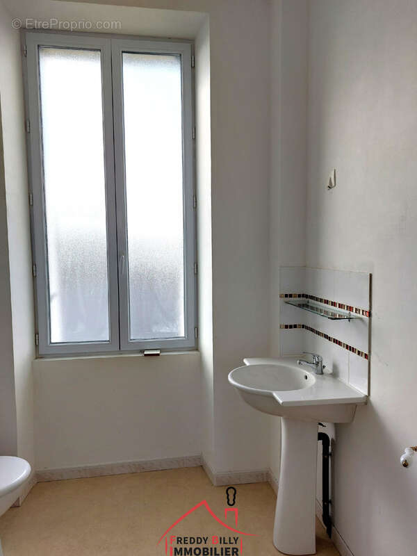 Maison à SAINT-VARENT