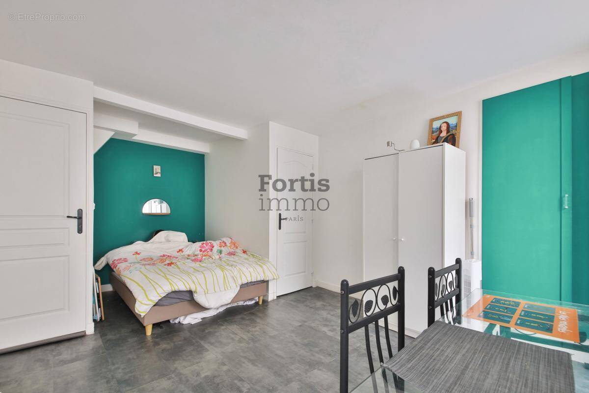 Appartement à PARIS-10E