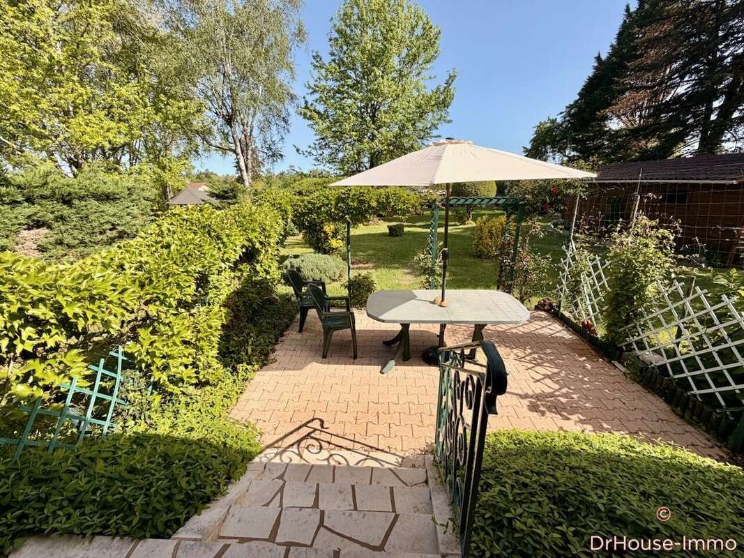 Maison à ROUFFIGNAC-SAINT-CERNIN-DE-REILHAC