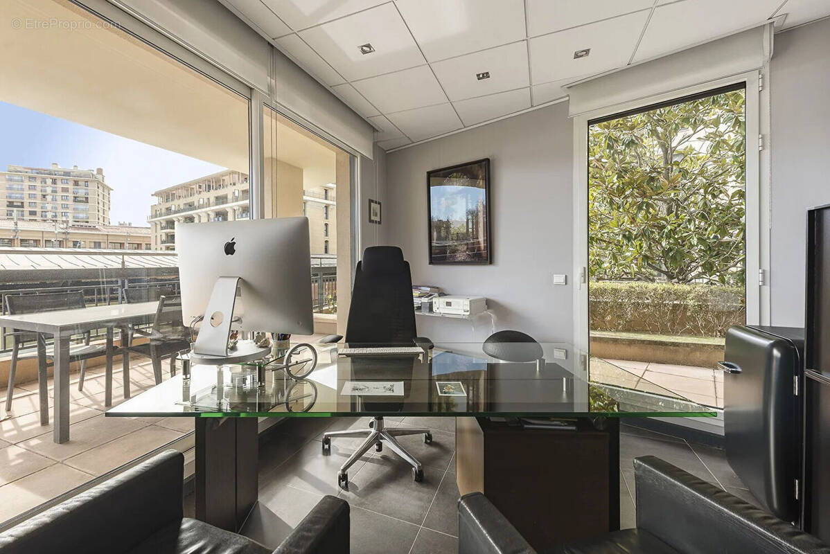 Commerce à AIX-EN-PROVENCE