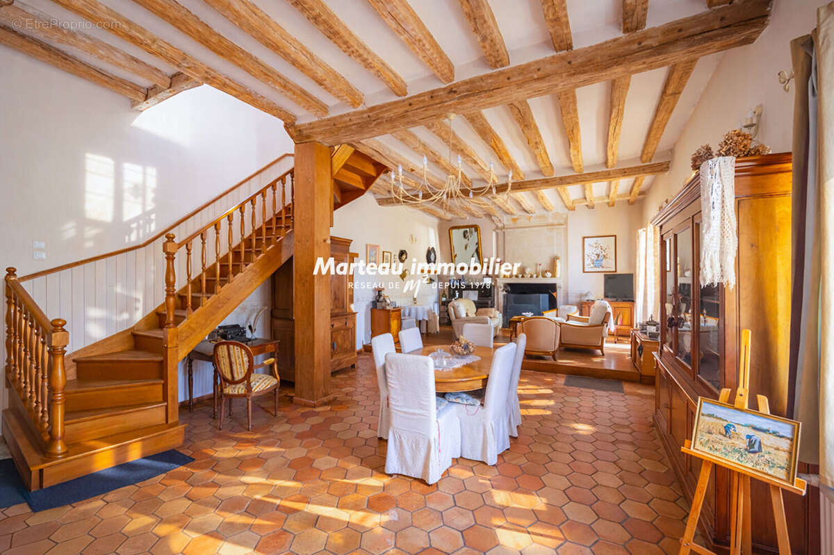 Maison à SAINT-OUEN-EN-BELIN
