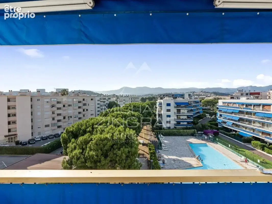 Proche Nice - Superbe appartement front de mer avec piscine - photo 10