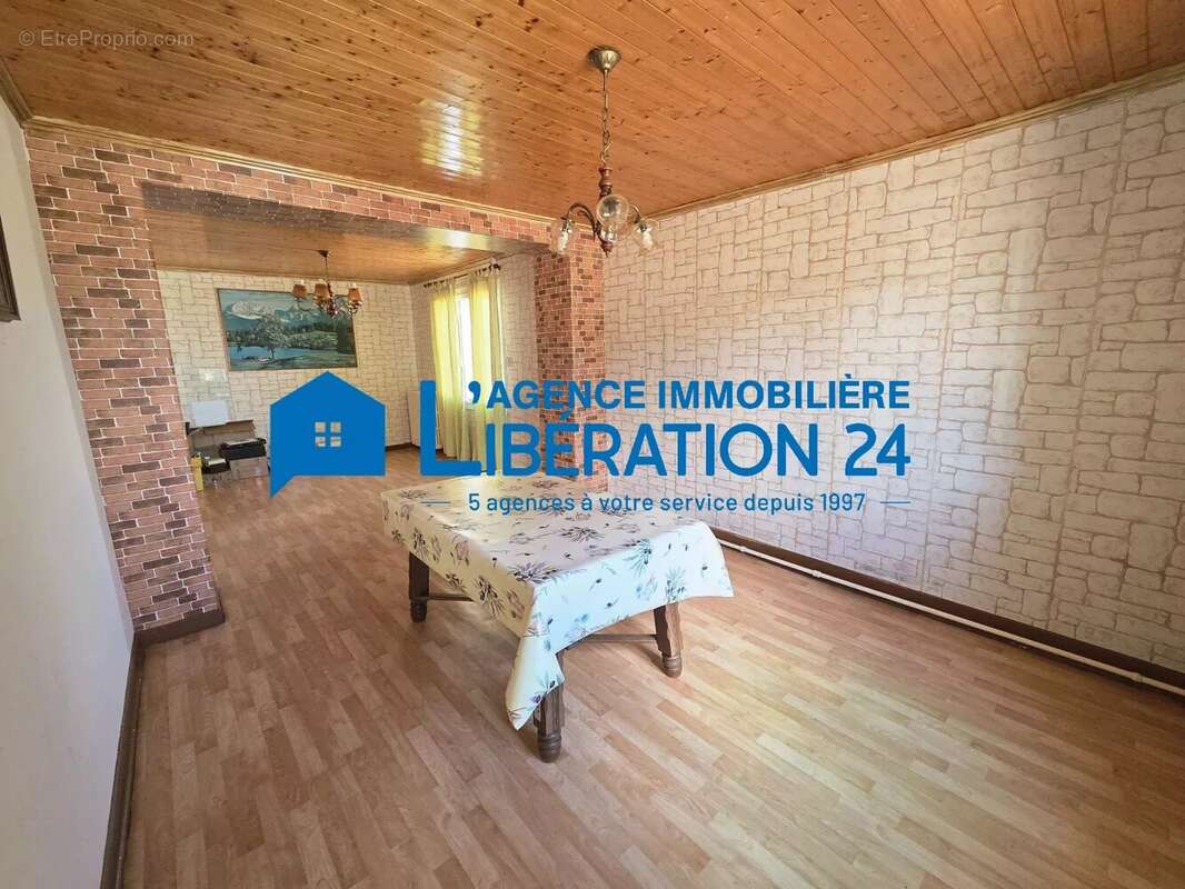 maison de 157 m² avec dépendances - photo 3