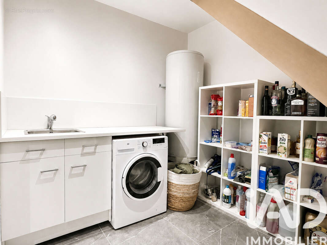 Maison 90 m² à Meyrieu-Les-Etangs  - photo 4