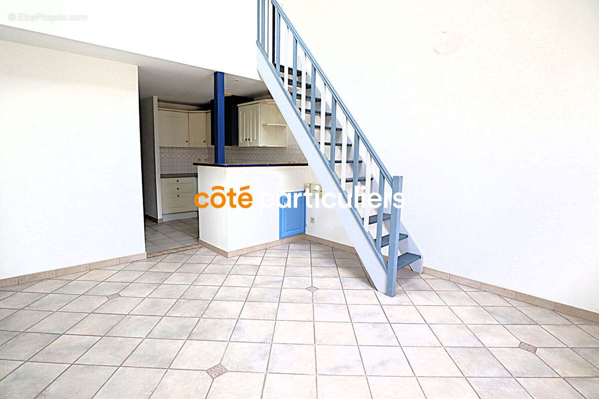 Appartement à ROQUEBRUNE-SUR-ARGENS