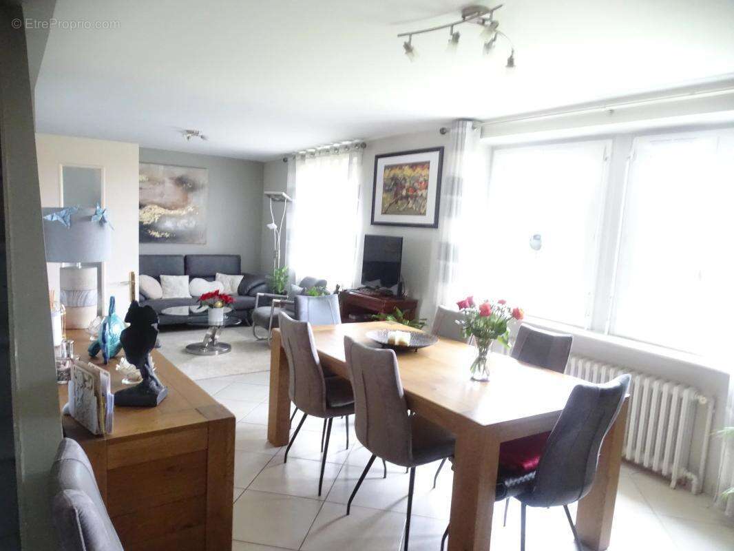 Maison à LE RELECQ-KERHUON