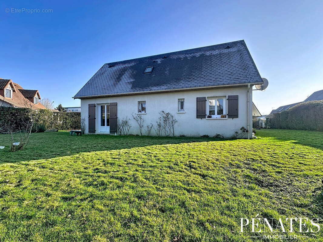 Maison à FRANQUEVILLE-SAINT-PIERRE