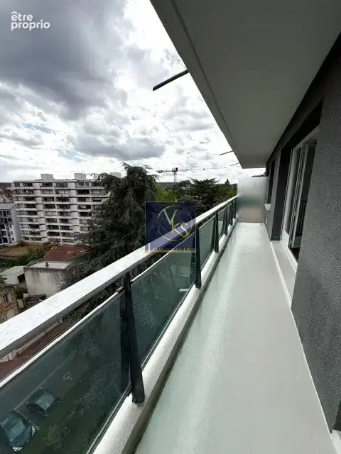 Chaville rive droite - 2 pieces de 56m2 - terrasse et piscine - photo 2