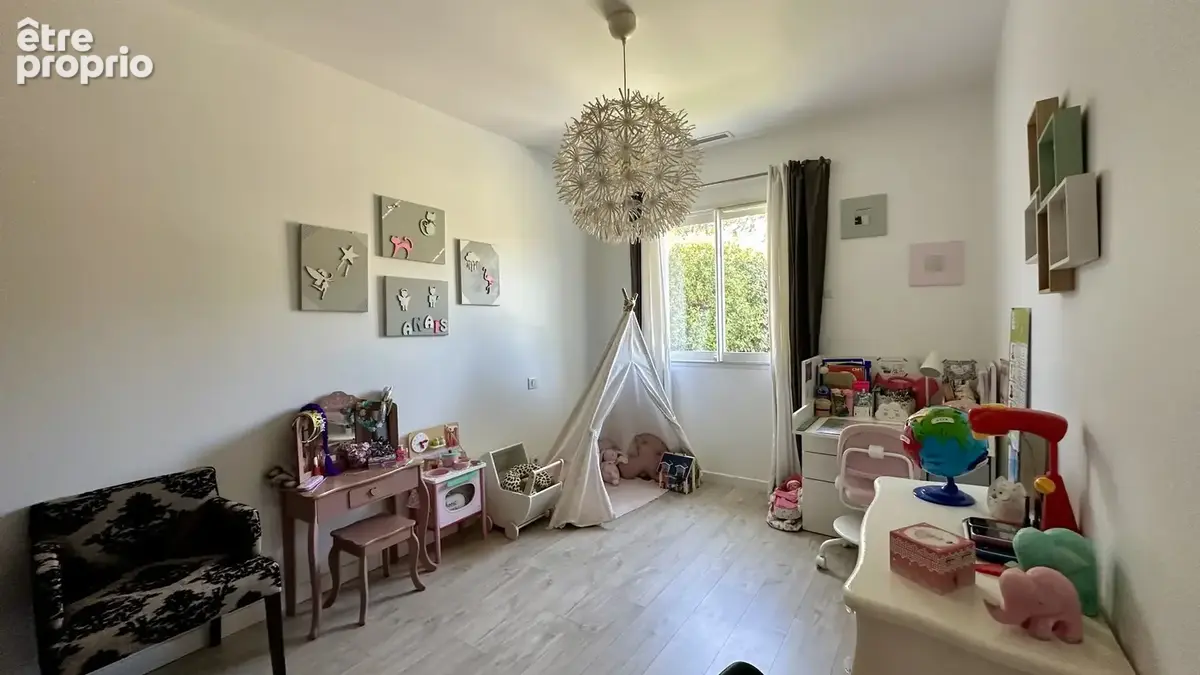 Villa contemporaine de 6 pieces de 133 m2 avec piscine et garage - photo 14