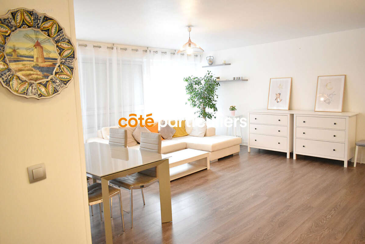 Appartement à COURBEVOIE