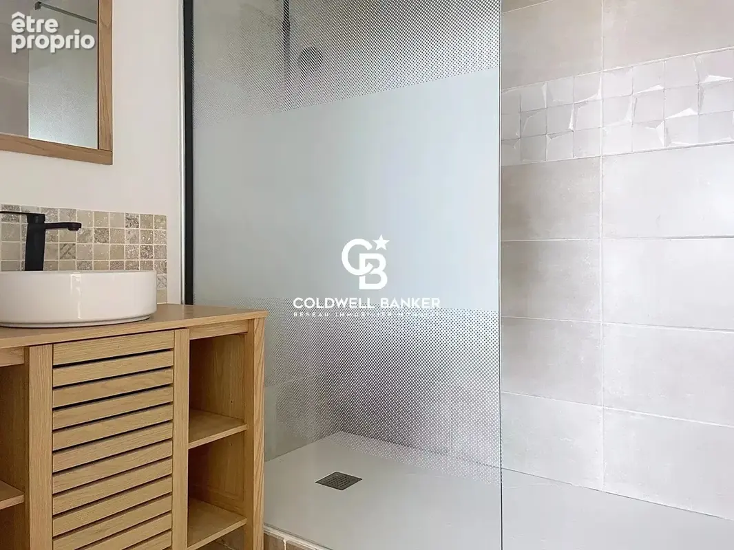 Fétilly – Maison entièrement rénovée & climatisée, le confort moderne à deux pas du centre - photo 7