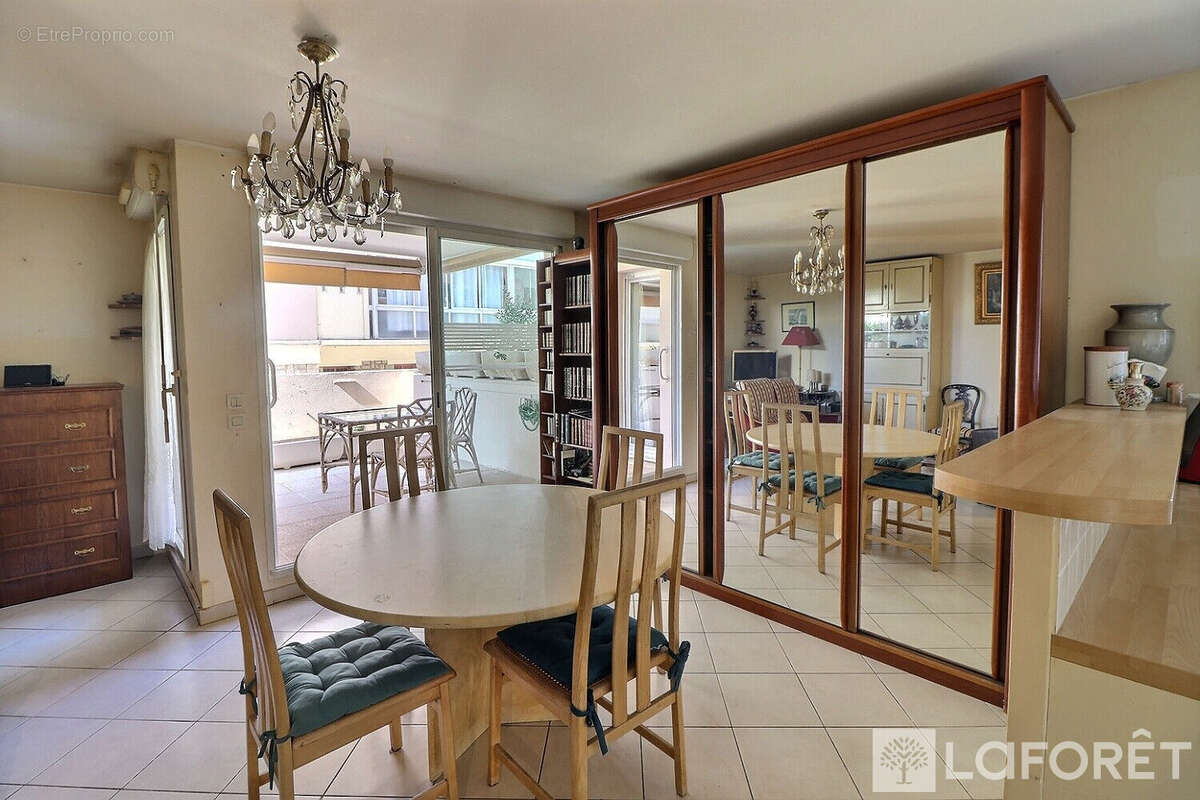 Appartement à HYERES