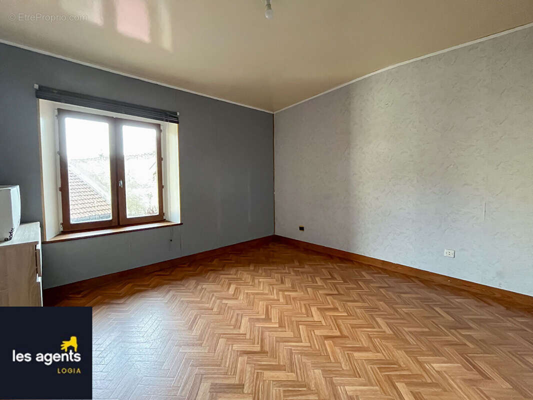 Maison à COLOMBEY-LES-BELLES