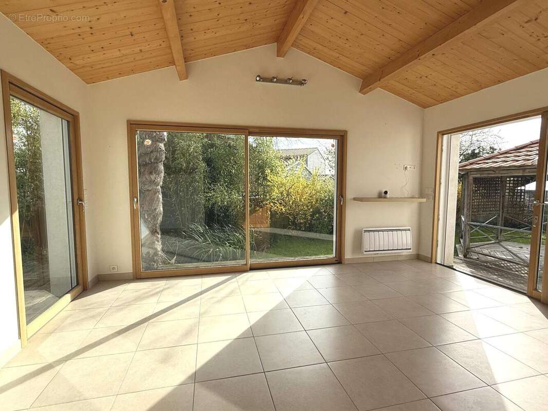 Maison à BOUGUENAIS