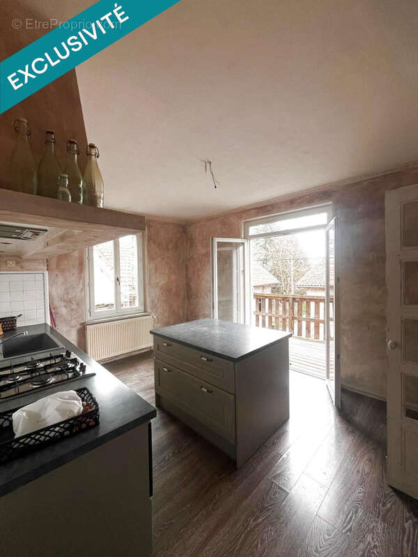 Maison à SAINT-GEOIRE-EN-VALDAINE