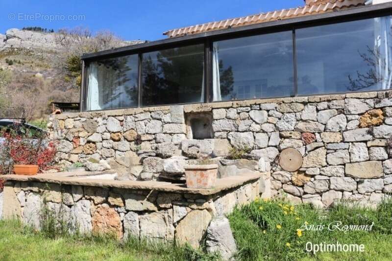 Maison à SAINT-GENIEZ