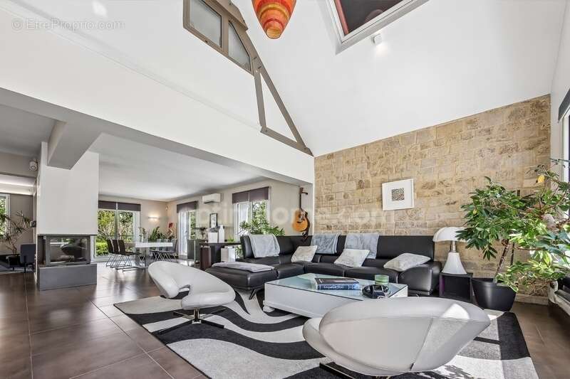 Maison à VERNEUIL-SUR-SEINE