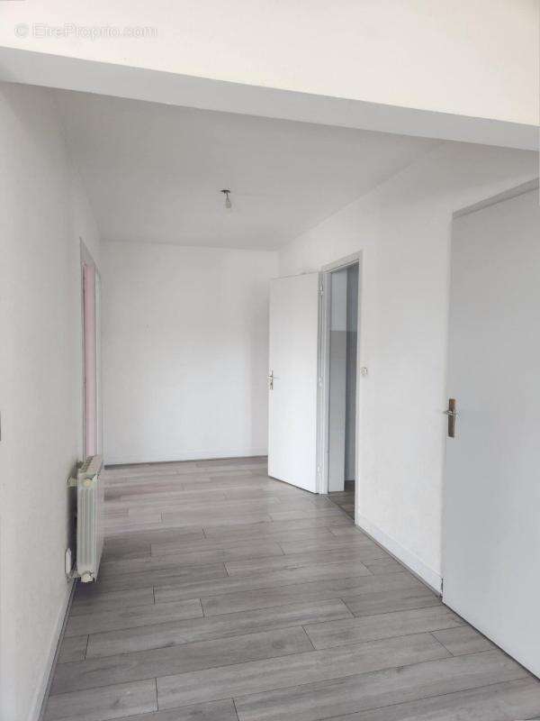 Appartement à VILLE-LA-GRAND