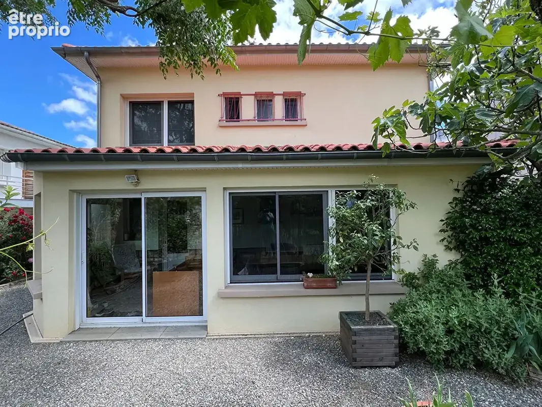 BLAGNAC SERVANTY Maison familiale de 8 pièces de 208m2 hab sur 914m² de terrain - photo 2