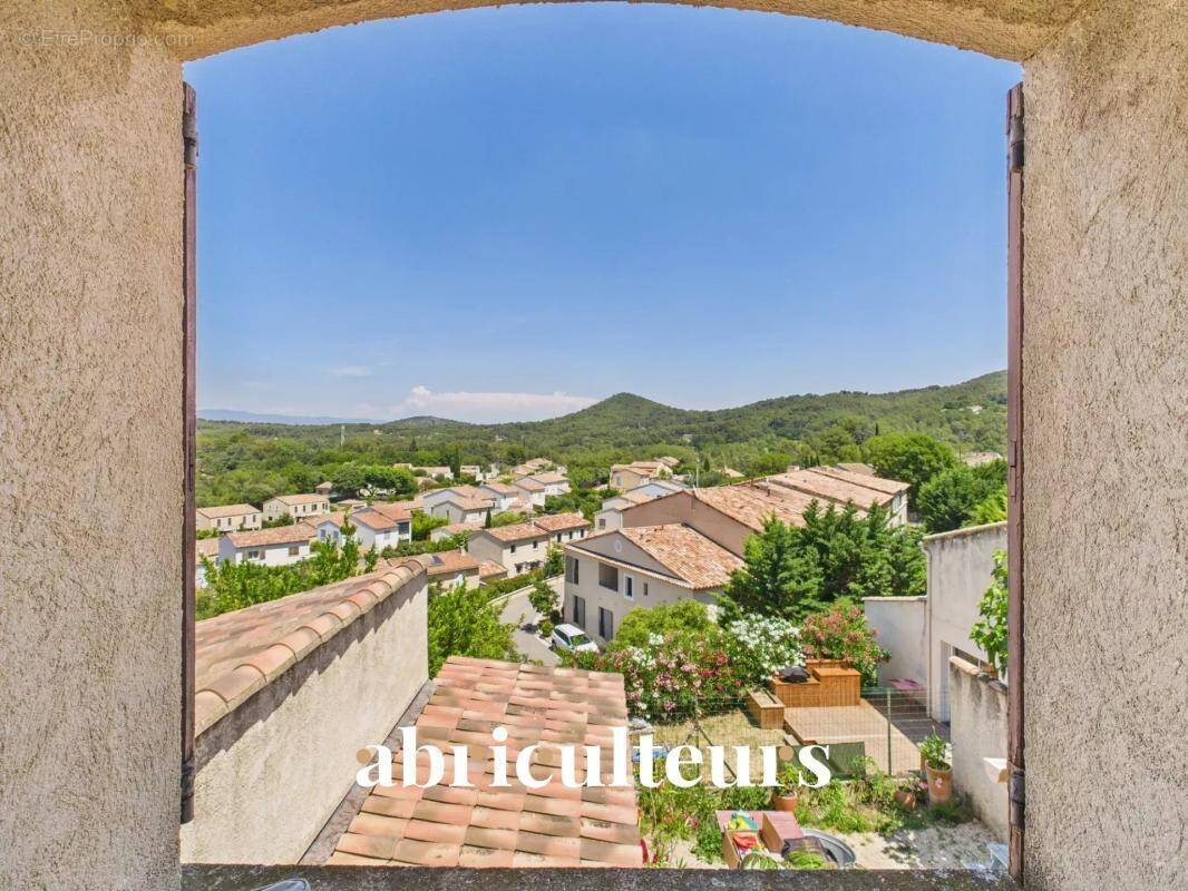 Appartement à ROGNES