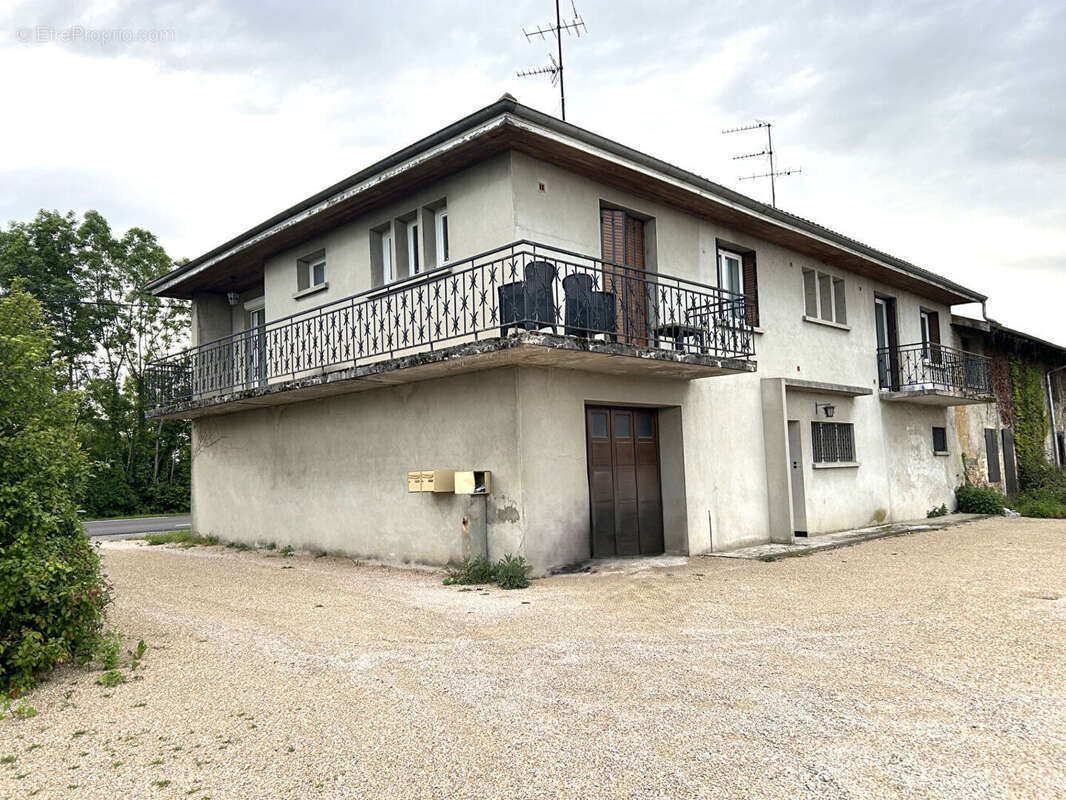 Appartement à ATTIGNAT