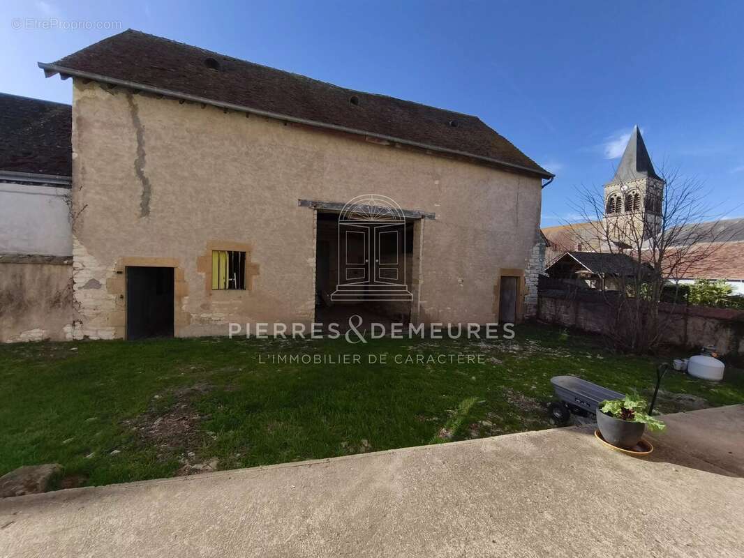 Maison à BENGY-SUR-CRAON