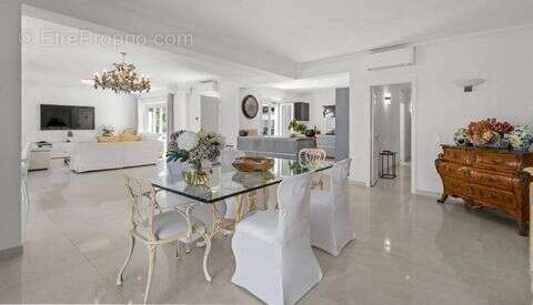 Maison 280 m² à Vallauris  - photo 3