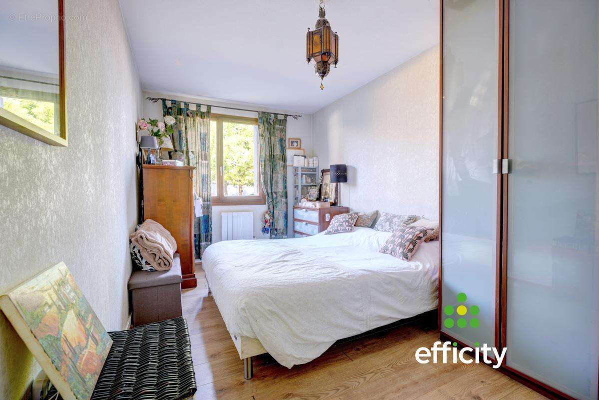 Appartement à SAINT-GENIS-LAVAL