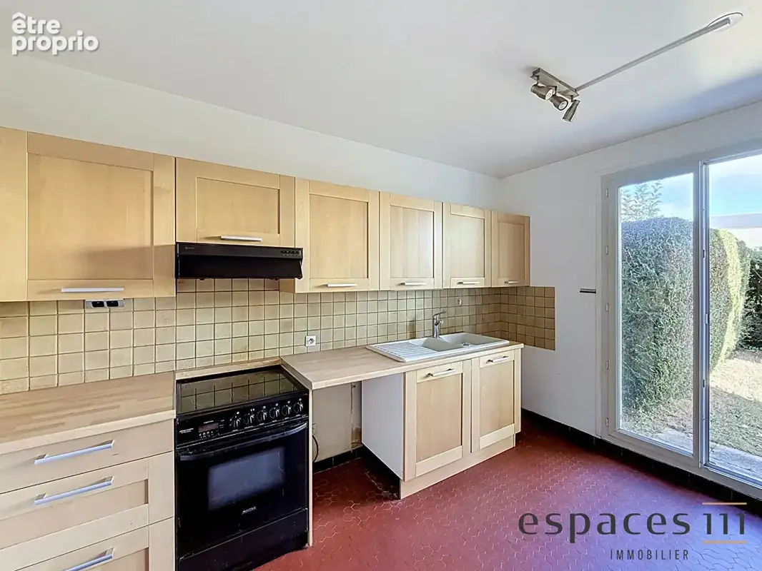 Maison familiale au coeur du village -107 m², beau potentiel et emplacement recherché - photo 4