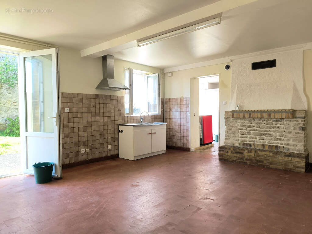 Maison à LONGUES-SUR-MER