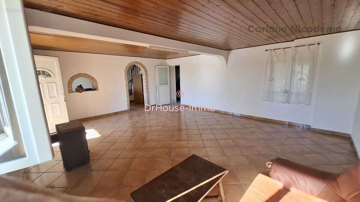 Maison à PORT-SAINTE-MARIE