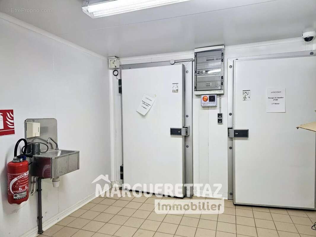 Commerce à MARIGNIER