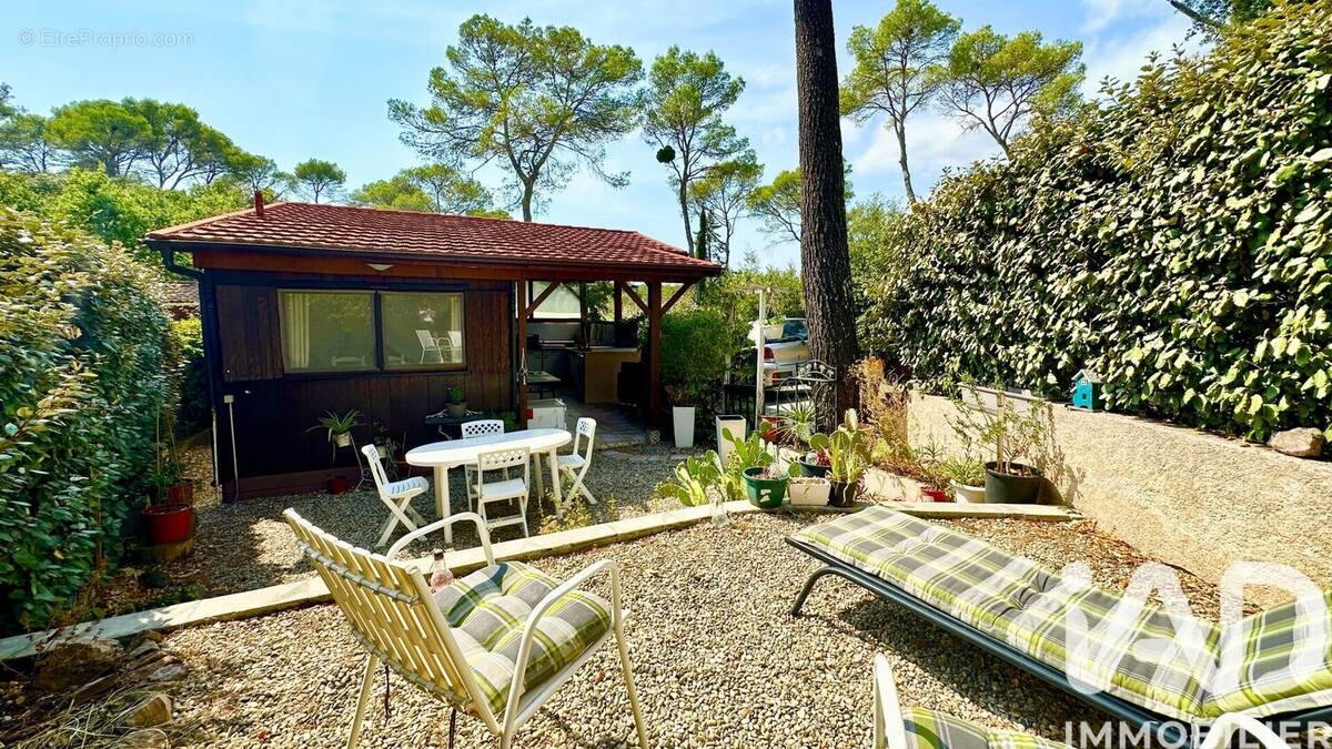 Photo 1 - Terrain à FREJUS