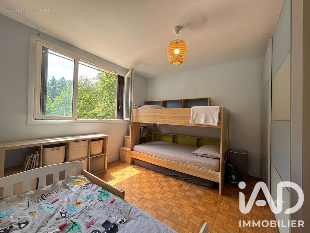 Appartement 92 m² à La Celle-Saint-Cloud  - photo 9