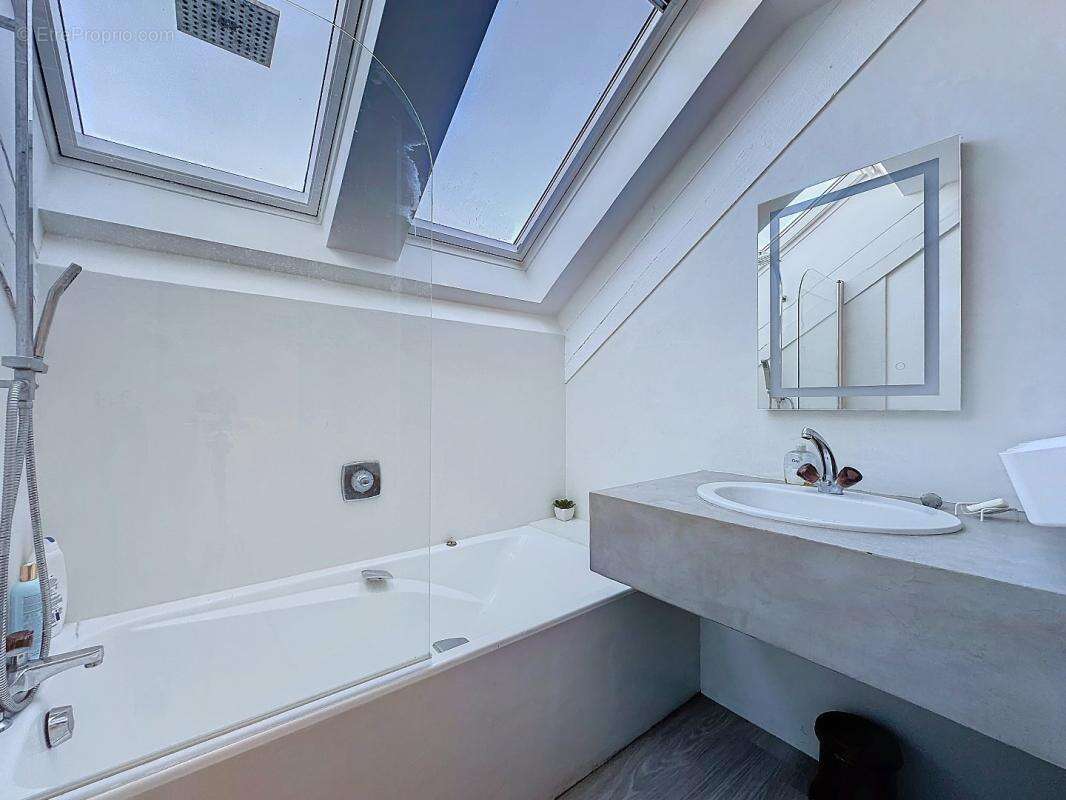 Maison à LUC-LA-PRIMAUBE