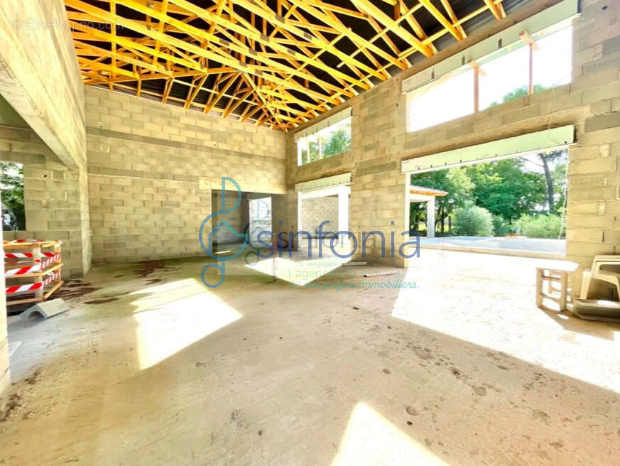 Maison à SAINTE-ANASTASIE